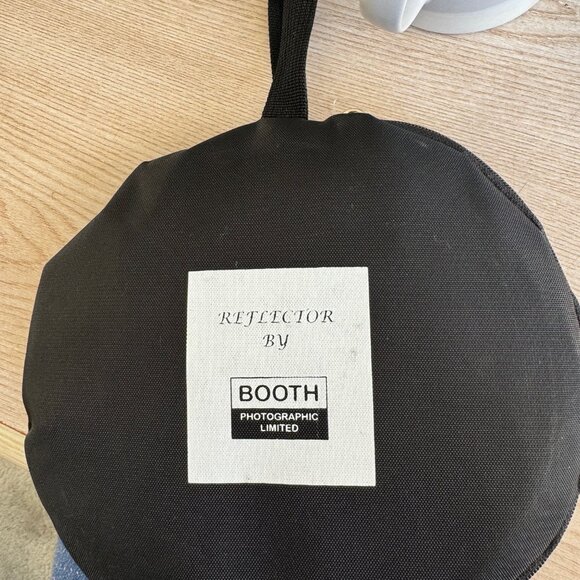 Reflector by BOOTH with cover. collapsable and reversable - Picture 1 of 3
